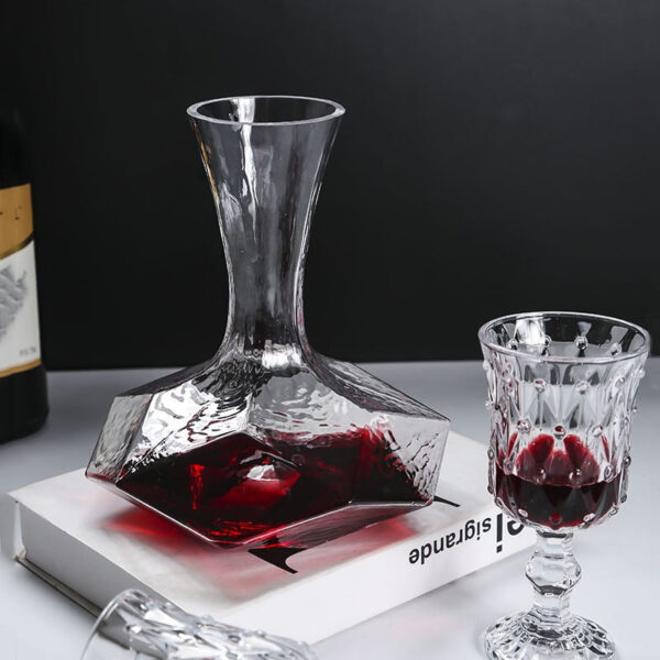mamure Geometric Wine Decanter – Modern Crystal Glass Carafe for Stylish Wine Serving - Image 4