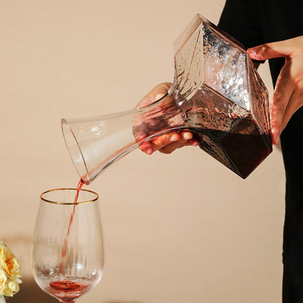 mamure Geometric Wine Decanter – Modern Crystal Glass Carafe for Stylish Wine Serving - Image 3